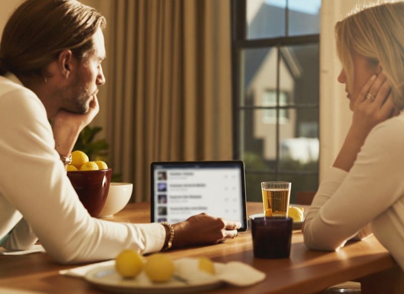 An agent reviewing comparable sales with a homeowner